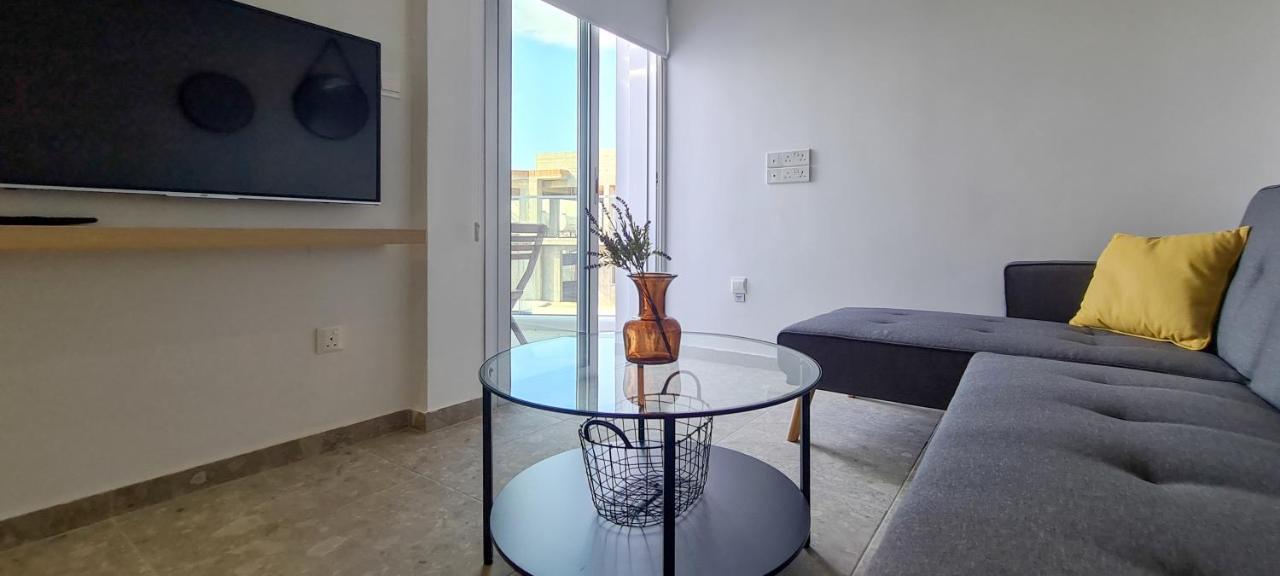 Апартаменты Phaedrus Living: Seaside Luxury Flat Lighthouse 69 Пафос Экстерьер фото